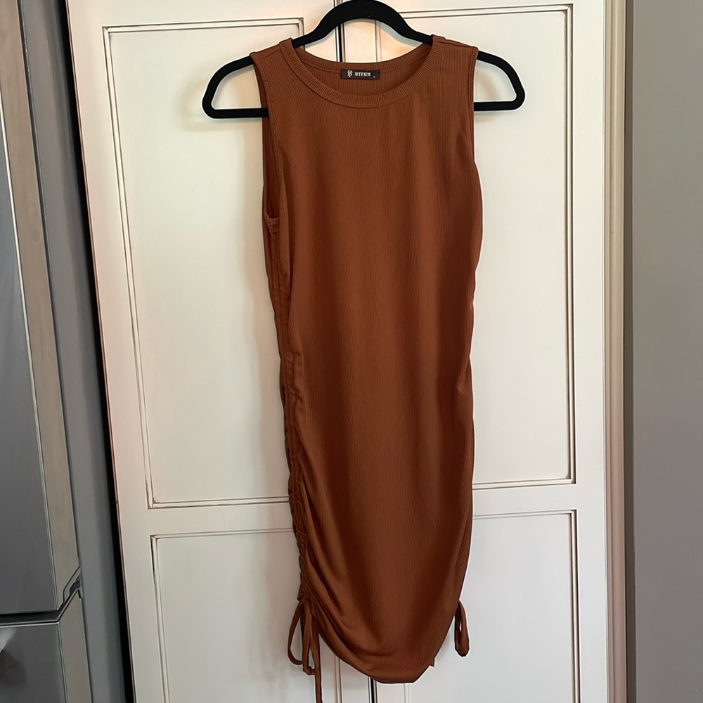 Sleeveless bodycon dress